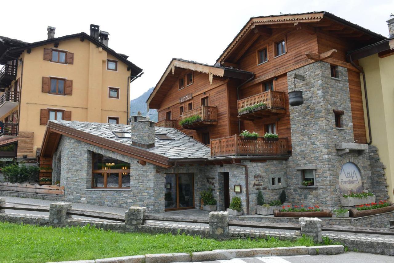 Hotel Maison Saint Jean Courmayeur Exterior photo