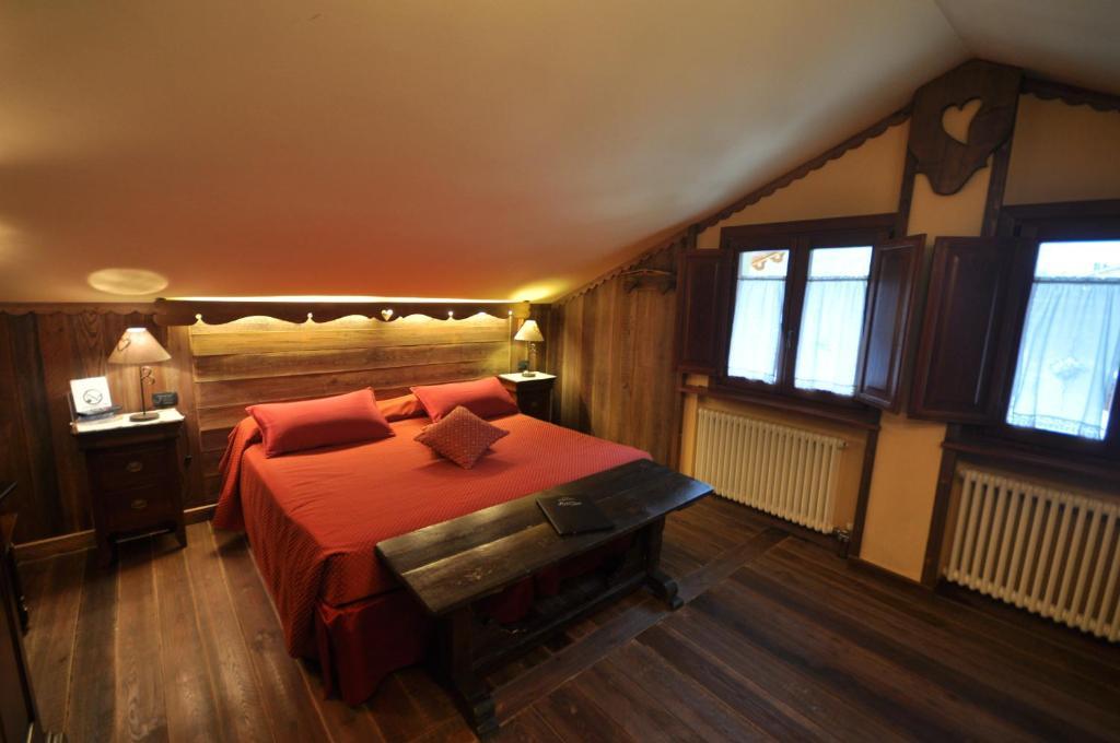 Hotel Maison Saint Jean Courmayeur Room photo