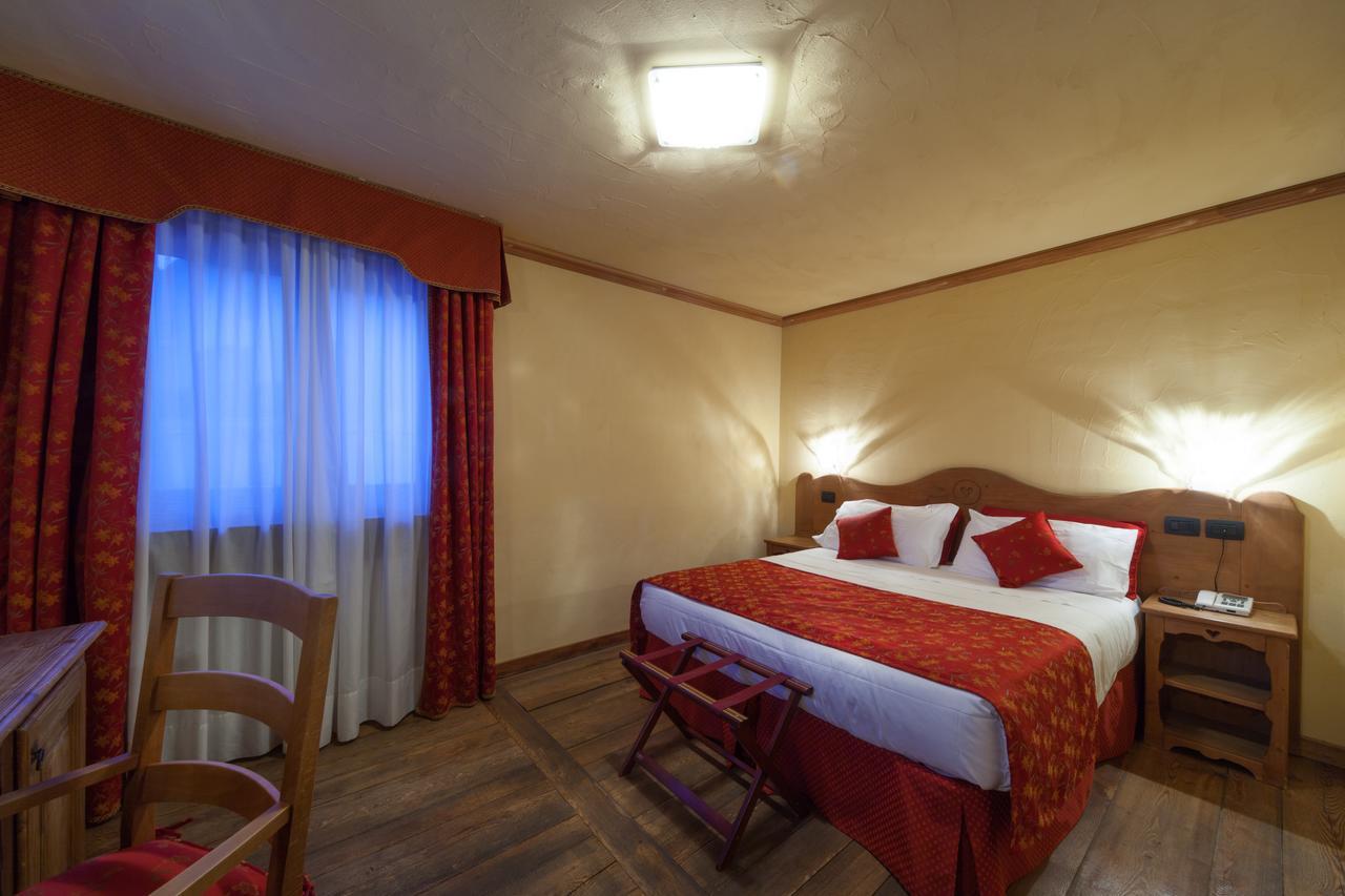 Hotel Maison Saint Jean Courmayeur Exterior photo