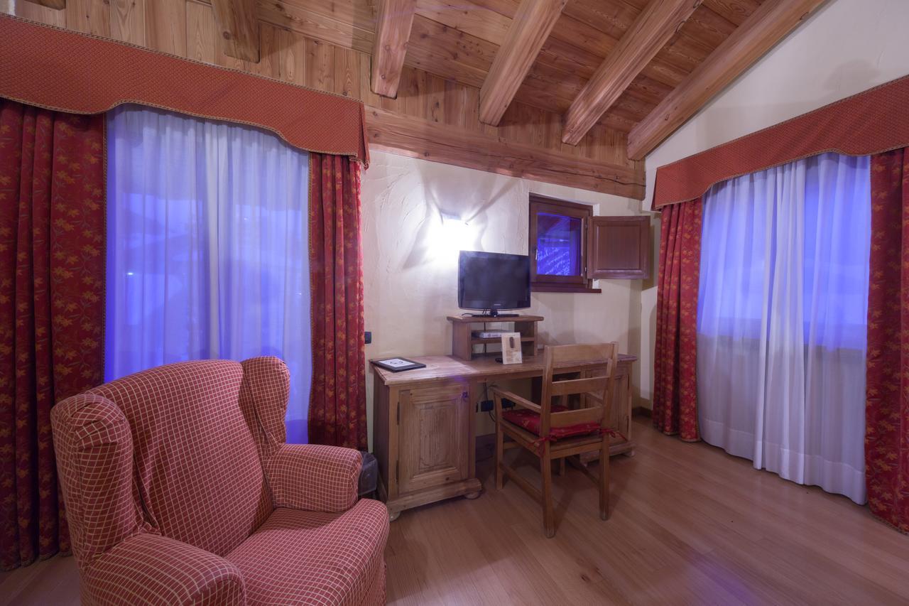 Hotel Maison Saint Jean Courmayeur Exterior photo