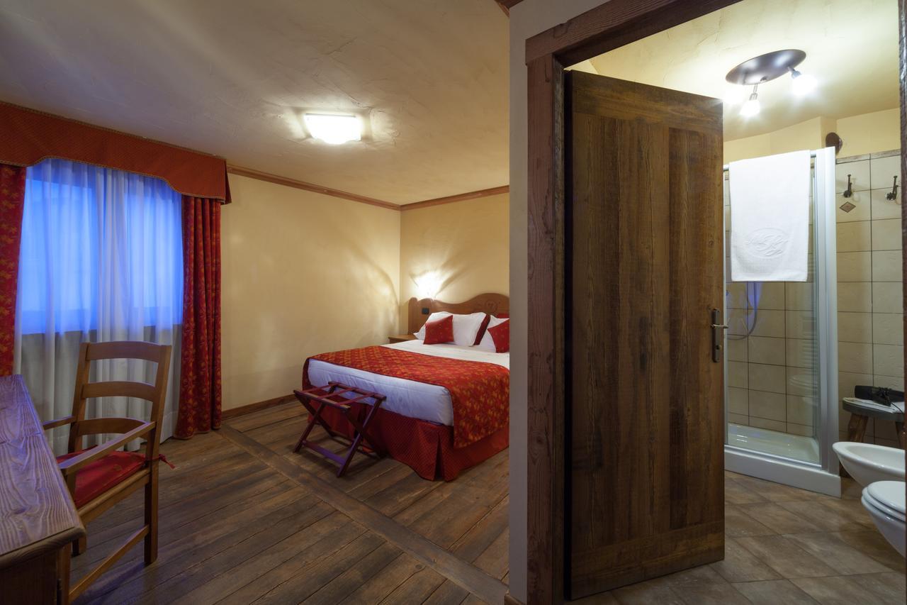 Hotel Maison Saint Jean Courmayeur Exterior photo