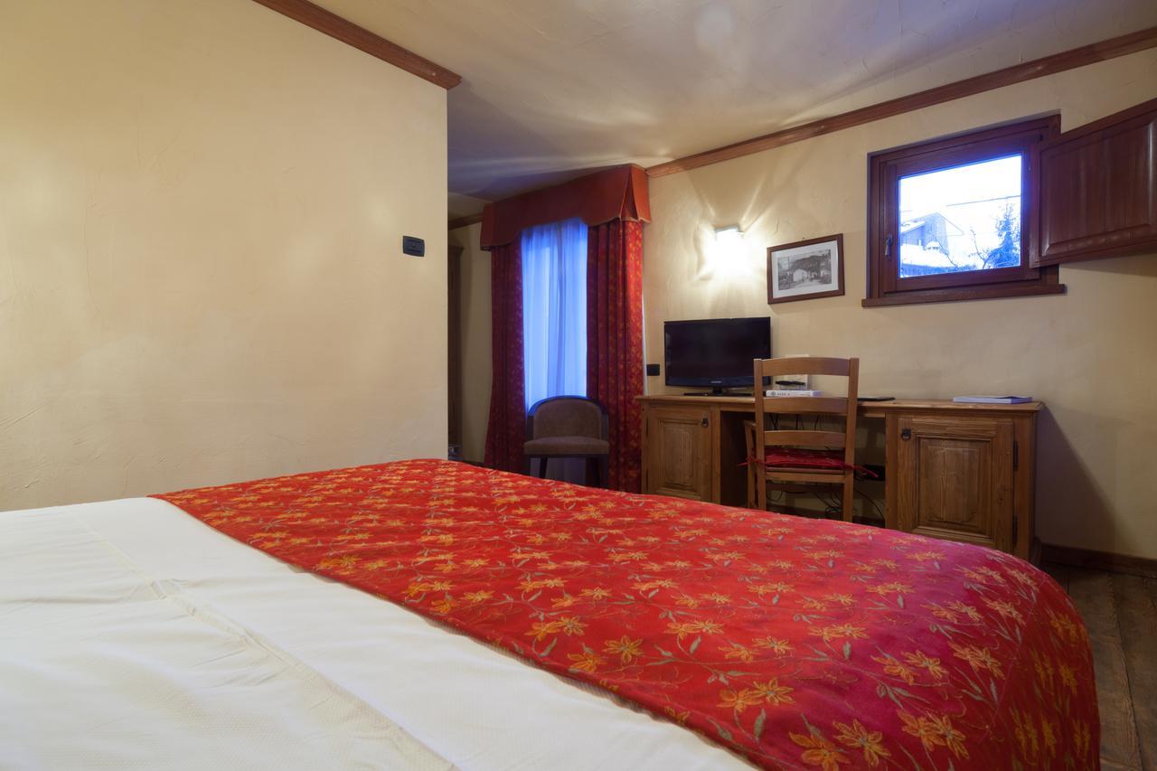 Hotel Maison Saint Jean Courmayeur Exterior photo